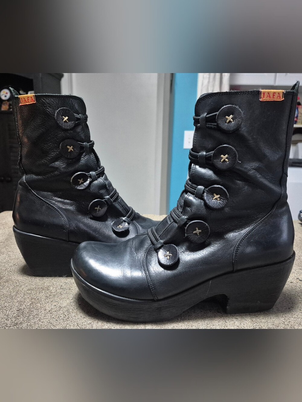Jafa 671 Black Leather Button Boots
